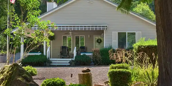 320 Ballantrae
