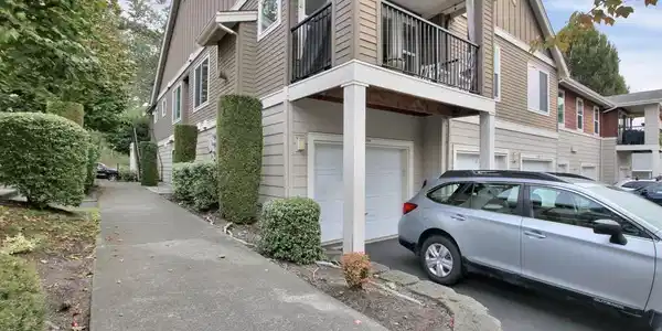 2109 Hammond Avenue