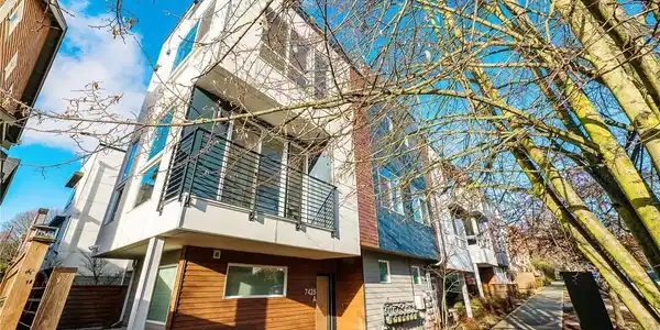 7425 4th Avenue NE