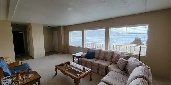 9 Lakeview Lane