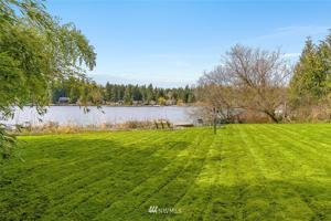 17435 E Lake Desire Drive SE