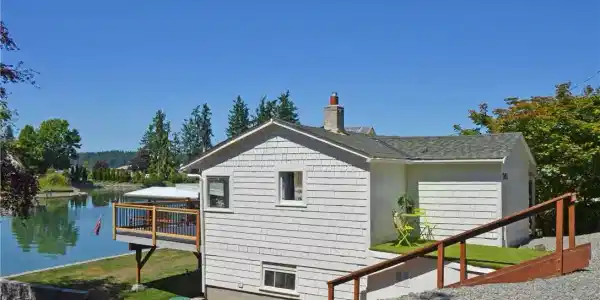 7302 Ray Nash NW