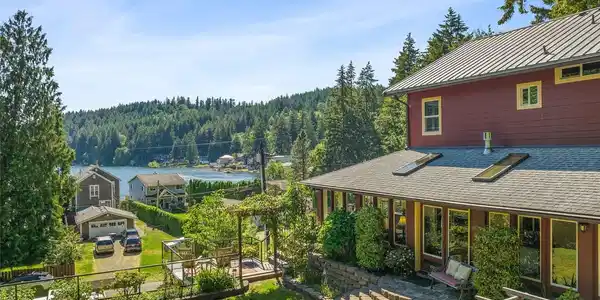 1508 Summit Lake Shore NW