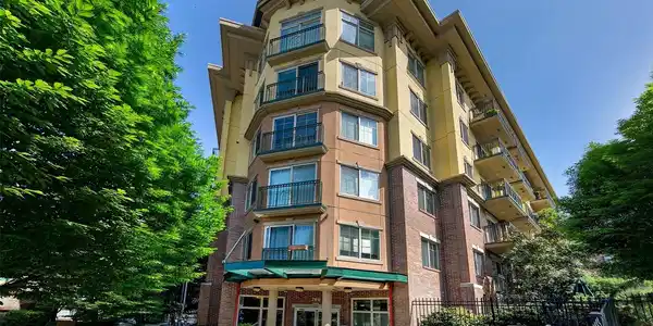 700 Denny