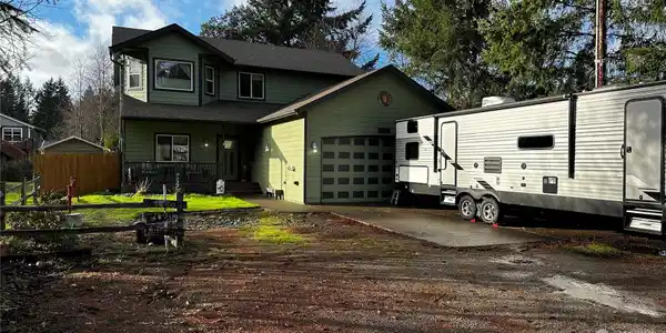 12131 Bronson SE