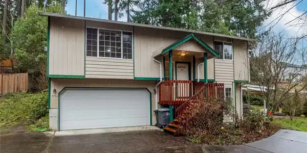 7734 183rd E