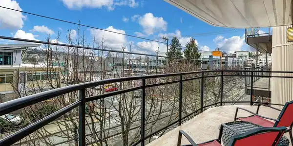 1550 Eastlake E
