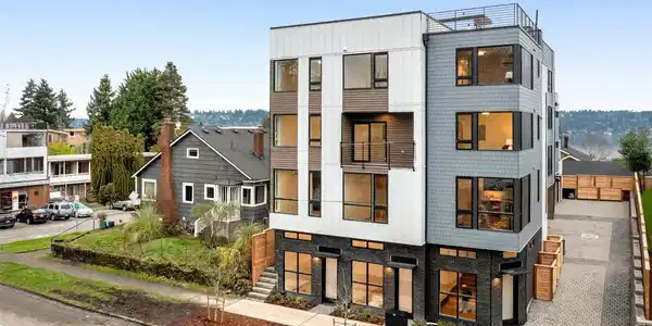 4406 B 50th S