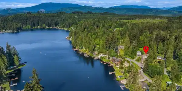 2711 Lake Roesiger