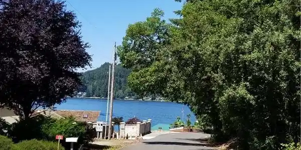 1026 Summit Lake Shore NW