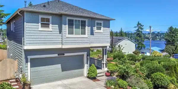 9301 13th NE