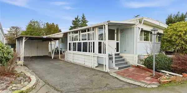 3230 Bow Lake S