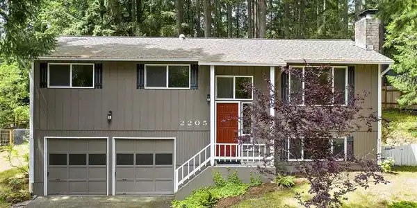 2205 Rimrock Court SW