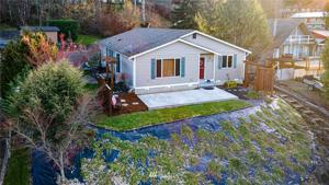 115 Lakeside Drive