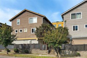 662 NE 40th Street