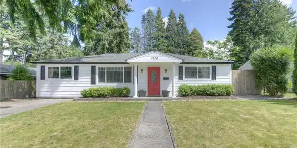 1014 N 9th Avenue SW