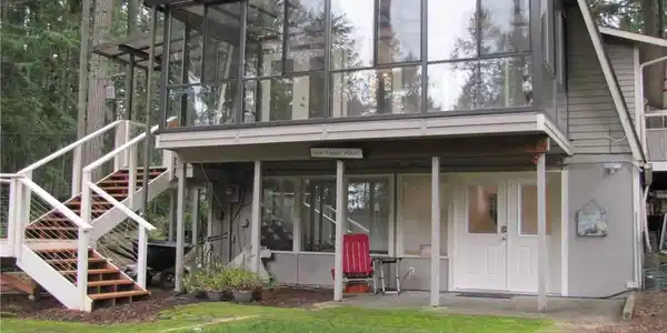 11136 Country Club
