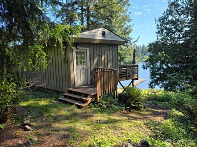 5712 Lake Bosworth