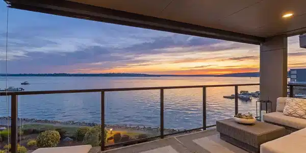827 Lake S