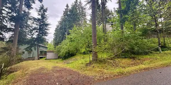 22441 Clearview SE