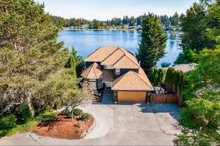 32 Lake Louise SW