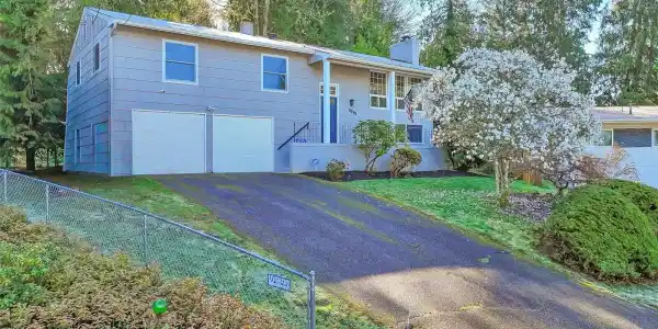 6215 Maple View