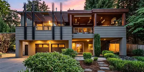 3225 Mercer