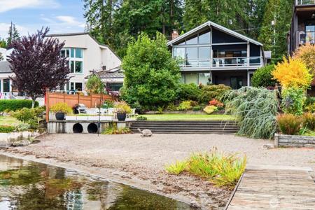 2860 Lake Sammamish NE