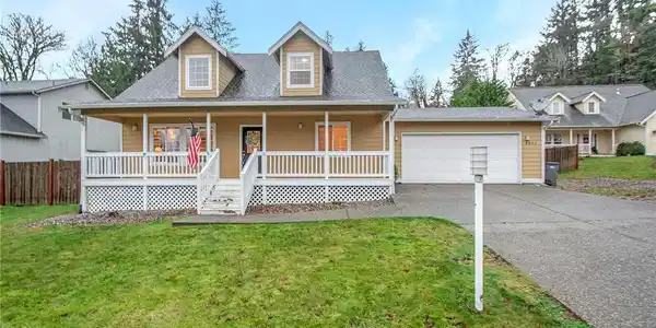 4459 SE Scenic View Lane
