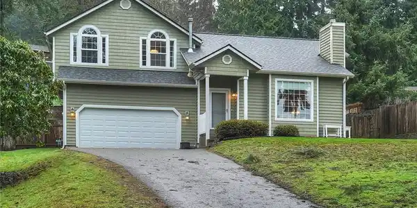 12815 Lake NW