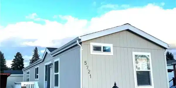5721 113th E