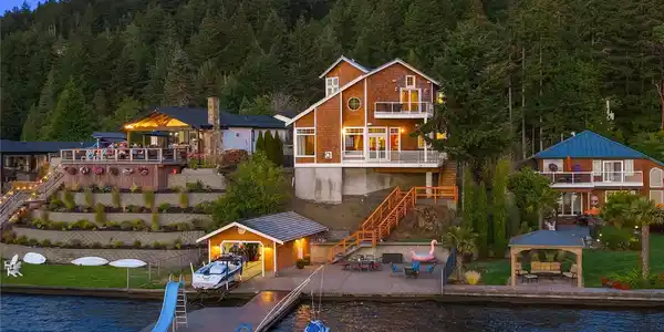 1025 Summit Lake NW