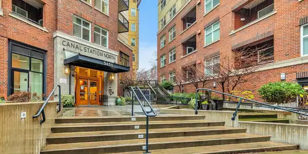 5450 Leary NW