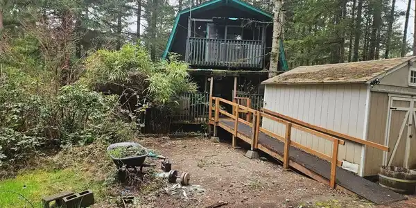 1310 Collins Lake