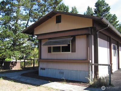 24616 Elm