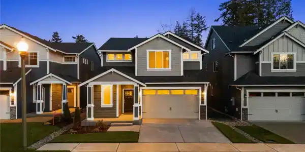 1133 68th SE