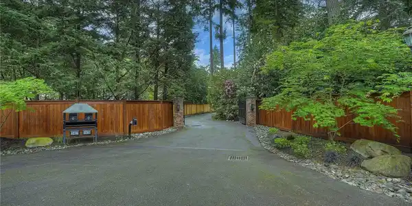 11417 Gravelly Lake SW
