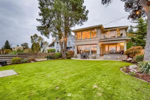 1237 E Lake Sammamish Shore Lane SE