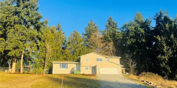 3923 Tapps E