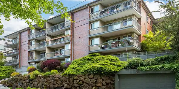 732 11th E