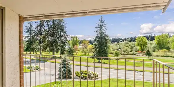 23305 Lakeview