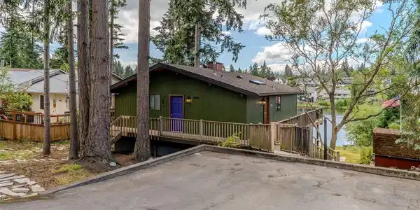 449 Lochwood