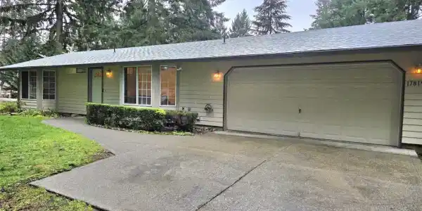 17819 Upland SE
