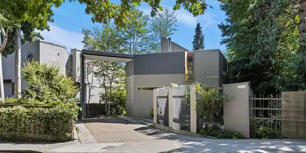 3701 Alder