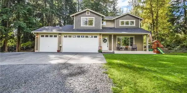 316 Shore Loop