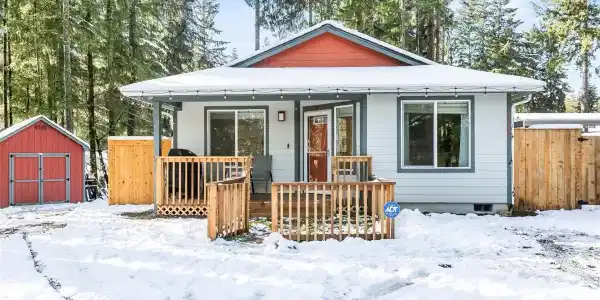 22546 Clearland SE