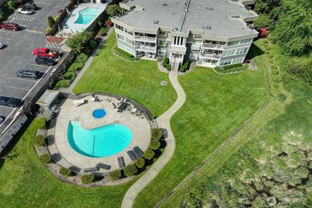 4214 Lake Sammamish NE