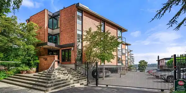 2360 43rd E