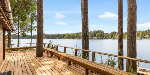 1062 Mason Lake S