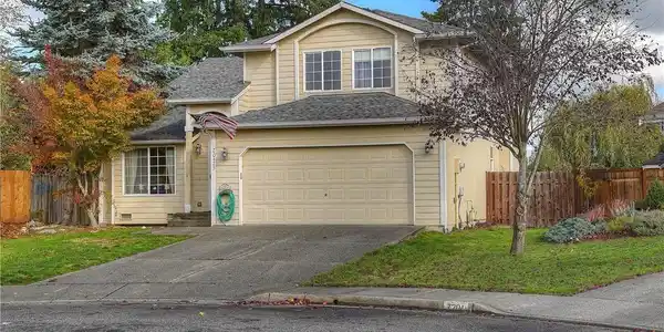 20425 72nd E